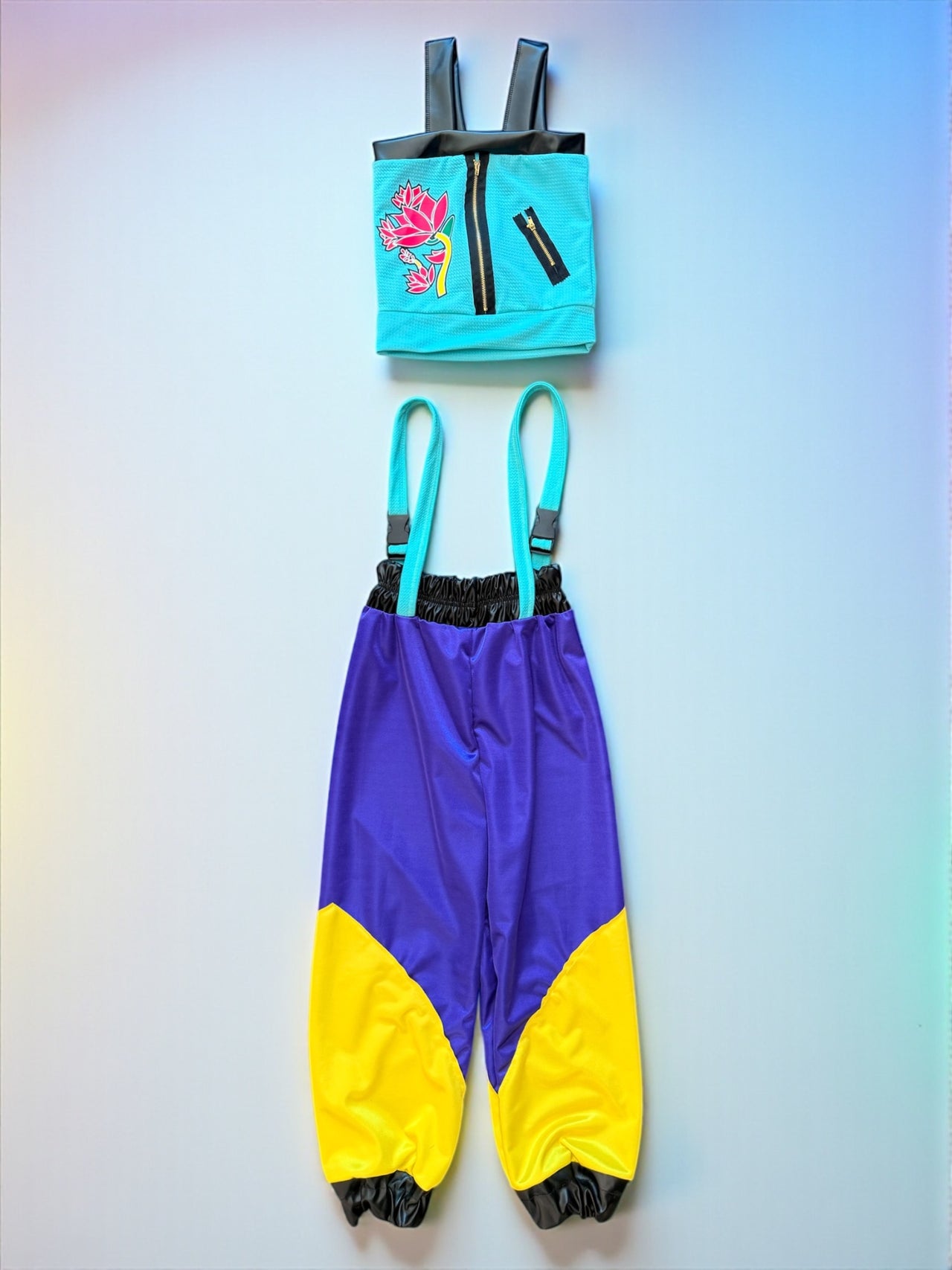 Disfraz de Lujo Inspirado en Personaje K-POP - Set de 2 Piezas en Azul Turquesa y Morado Real