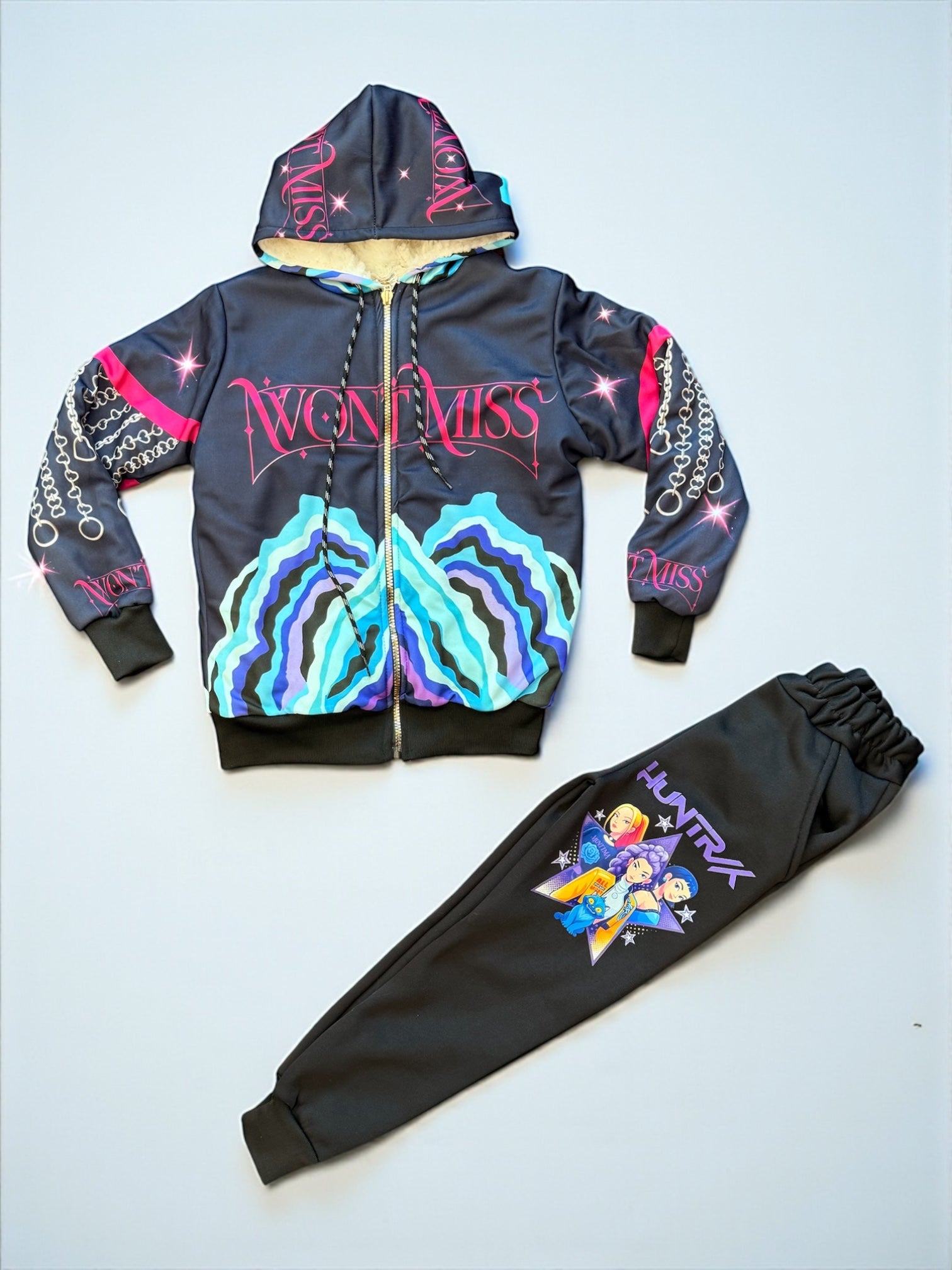 Set de Edición Limitada Estilo KPop - Sudadera con Capucha de Diseñador y Pants Negros para Niñas